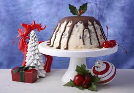 Yummy dessert recipe idea for anyone not wanting to eat a lot of sugar in their diet! Christmas Ice Cream Cake Ideas The Cake Boutique