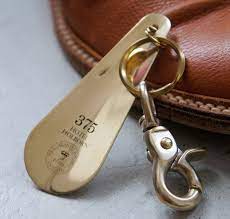 zen you rakuten global market hotel brass shoe horn key holder brass hotel shoehorn keychain brass solid antique rust picus pics shoes s 手作りレザー レザー キーホルダー