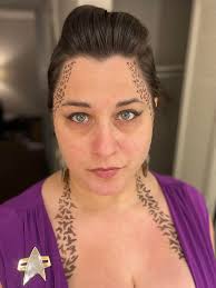 uniformposting except not really uniform but it was a DS9 episode; I did a  Jadzia Dax purple dress cosplay and met the Lady herself