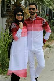 The idea of a couple wearing matching outfits was trending in past years in korea (and maybe elsewhere too) but apparently that's no longer as much of a thing there. Matching Matching Matching Couple Outfits Couple Outfits Couple Dress Matching