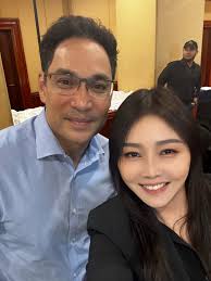 導演加油。一年兩部電影。明天再多加一部💪🏻