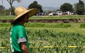 La madrugada de este viernes el socavón que se ubica en el poblado de santa maría zacatepec en el estado de puebla, derribó la barda de una casa que se encuentra cerca. 8q3qbfnt9vm 9m