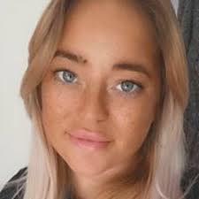 Deana Casey's Instagram, Twitter & Facebook