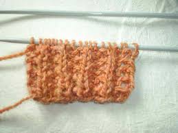 Patentmuster bauen auf 1re 1li auf wobei die rechten maschen mindestens auf einer seite mit einem umschlag gestrickt werden. Strickanleitungen Schal Mit Falschem Patentmuster Zum Stricken Und Hakeln