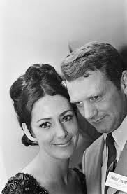 Joan Haanappel met Jean Jacques van Belle , direkteur Holland Herald  tijdens rec, Bestanddeelnr 920-7858