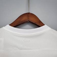 Este artigo mostra a história e a evolução dos uniformes utilizados pela seleção brasileira de futebol ao longo do tempo. Camisa Selecao Da Italia Away 21 22 Torcedor Masculina Branca