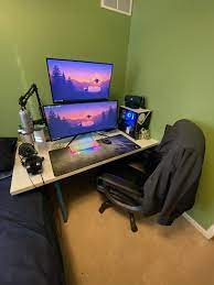 You Can Do A Lot With A Small Space Pc Computers Gaming Small Spaces Computer Setup Computer