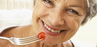 Comer menos podría alargarnos la vida