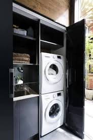 Verstecken Sie Einfach Waschmaschine Und Trockner Hinter Einer Tur Sodass Es Wie Ein Schrank Au Waschkuchendesign Trockner Auf Waschmaschine Badezimmer Wasche