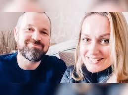 Weird News : Rebecca Roberts gave birth twins twins conceived 3 weeks apart  in Wiltshire, England