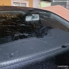 O impacto do granizo na lata do carro provoca pequenos e grandes amassados e. Tempestade De Granizo Causa Destruicao Em Nova Iguacu Rj Noticias Climatempo