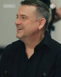 Aux soins intensifs, le Dr Patrick Bellemare, pneumologue-intensiviste,  doit réagir rapidement à un épisode soudain de détresse respiratoire chez  un patient avec une maladie pulmonaire chronique. 🩺 De garde 24/7