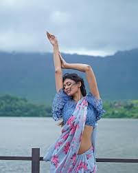 Shruti Iyer - Free sexy pics, galleries & more at Babepedia