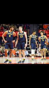 Pin By Sara Weger Johnson On Michigan Basketball Michigan Sports College Basketball Teams Go Blue