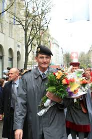 Ancak bu yıl şimdiye kadarki tüm yarışlarda puan alma başarısı gösteren jason dupasquier, topladığı 27 puanla şampiyonada 10'uncu sırada yer alıyordu. Ex Aremeechef Ex Armeechef Nef Zahlte Ex Freundin 50000 Franken Wiedergutmachung