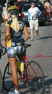 Pin By Gregorio Boria On Bici Female Cyclist Mountain Bike Girls Bicycle Women