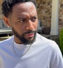 Amber change your mind and tell Ernestine and Jmo no give him his money  back don't be like them and then tell your cousin Jae you going through  enough