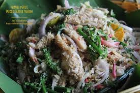 Apa lagi resepi best yang kita boleh olah daripada mee segera ya?. Kerabu Perut