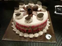 Ceritakan secara tidak langsung lewat nama brand. Harga Kue Ulang Tahun Holland Bakery Terbaru Untuk Anda