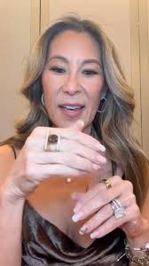 Happy New Year ✨ , ., ., ., ., ., #sandyleongjewels #jewelry #finejewelry  #finejewels #handcraftedjewels #jewelrygram #jewelrydesigner #luxuryjewelry  #modernjewelry #statementjewelry #heirloomjewelry ...