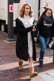 Sarah catharine paulson (december 17, 1974) / american actress. Sarah Paulson On The Set Of Glass In Philadelphia 12 04 2017 Hawtcelebs