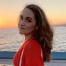 Tara Cavanaugh's Instagram, Twitter & Facebook