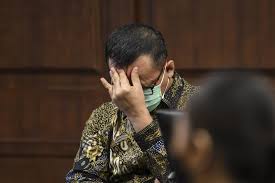 Ramadan 2021 kplp halau tiga kapal nelayan yang angkut 28 pemudik di perairan teluk jakarta kesatuan penjagaan laut dan pantai (kplp) berpatroli menghalau pergerakan pemudik di perairan teluk jakarta, minggu (9/5/2021). Edhy Prabowo Gaji Rp 31 Juta Untuk Stafnya Pilah Dokumen Republika Online