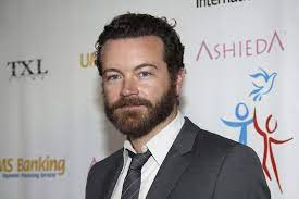 Hij zou een eigen wietplantage hebben in zijn huis. That 70s Show Acteur Opgepakt En Aangeklaagd Voor Drie Ve Het Belang Van Limburg Mobile