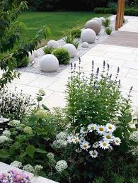 Flowers and garden zu spitzenpreisen kostenlose lieferung möglich White Flowers For Shimmering Garden Design