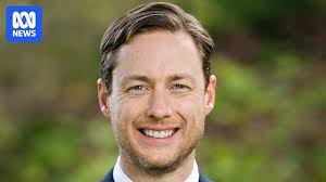 Former parliamentary intern alleges ex-Victorian Greens MP tried to kiss  her : r/melbourne