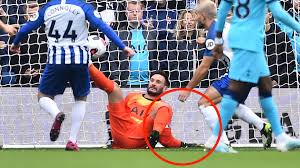 Hugo lloris über manuel neuer: Hugo Lloris Tottenham Keeper Nach Horrorverletzung Auf Dem Feld Beatmet Welt