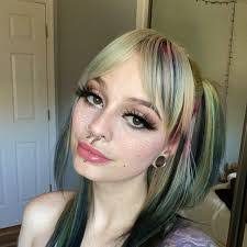 Olivia Claypool's Instagram, Twitter & Facebook