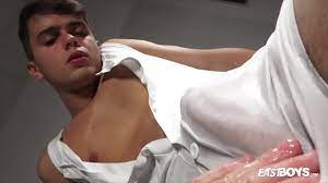 Finn Harper - Handjob - XVIDEOS.COM
