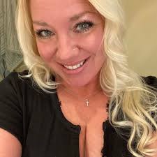 Mens Bogs Waterproof Insulated Rated to -40° Durable & Comfy In Wet & Cold  Conditions. Minimal Use Very Clean in Great Condition. See pics for overall  Condition LEFT BOOT HEEL See Pics