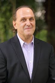 Howard Pohl's Instagram, Twitter & Facebook