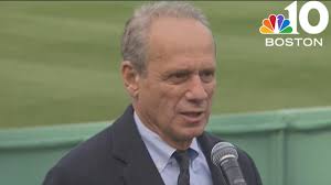Larry Lucchino, longtime Red Sox executive, has died