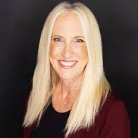 Christine Utter's Instagram, Twitter & Facebook