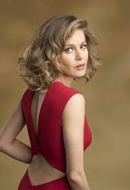 4 mayıs 1989, elmalı), türk oyuncudur. Burcu Biricik Model Hair Curly Hair Women Hair Styles