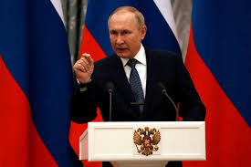 In Moscow, Macron found a different, tougher Putin | Reuters