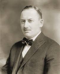 C A M O U P E D I A: Lindell T. Bates