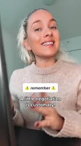 Julie Rodas's Instagram, Twitter & Facebook