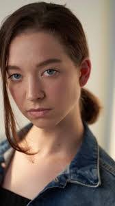 Claudia Rochon's Instagram, Twitter & Facebook