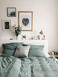 Schlafzimmer ideen grau grün für ihre dachschräge räume unter dem dach sind zwar eine große herausforderung, aber sie haben mehr platzpotenzial. Mude Schlafzimmer Grun Scandistyle Lieblingspla