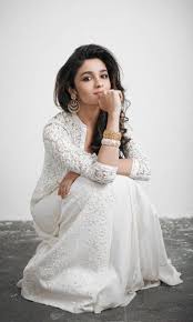 Converge all the braids to one point. Trendy Ways To Pair Indian Jewellery With Western Outfits