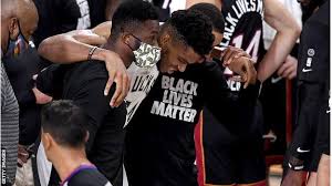 Newsnow milwaukee bucks is the world's most comprehensive bucks news aggregator, bringing you the latest headlines from the cream of bucks sites and other key national and regional sports sources. Nba Play Offs Giannis Antetokounmpo Limps Out Of Milwaukee Bucks Overtime Win Over Miami Heat Bbc Sport