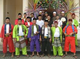 Suku sunda berasal dari daerah barat pulau jawa. 50 Nama Nama Suku Bangsa Di Indonesia Dan Penjelasannya Terlengkap The Book