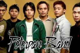 (2x) em masih ku merasa angkuh c terbangkan anganku jauh g langit kan menangkapku bm walau kan terjatuh …. Kunci Gitar Dan Lirik Lagu Peterpan Bintang Di Surga Bangka Sonora Id