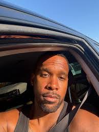 Dan Brew's Instagram, Twitter & Facebook