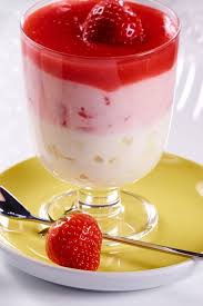 Paradiescreme Mit Erdbeersosse Rezept Dessert Rezepte Einfach Paradiescreme Erdbeersosse