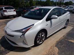 Prius prime offers the best of both worlds: 2018 Toyota Prius 3 Touring Ktlo